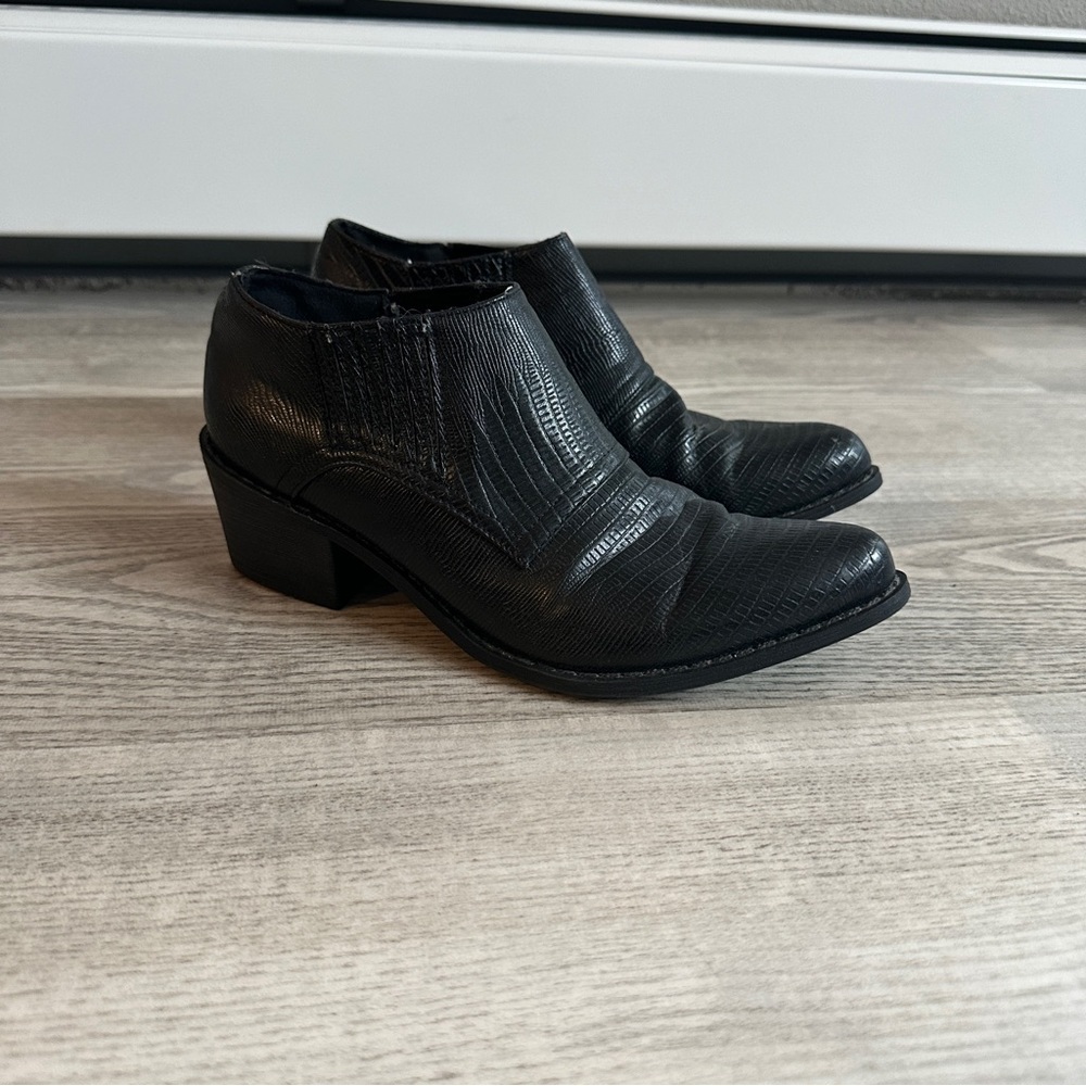 Coconuts By Matisse Black Croc Short Pointed  Boot Shoes 7